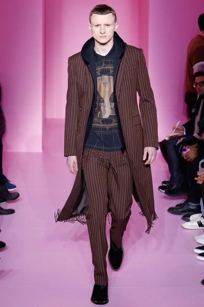 Look 30